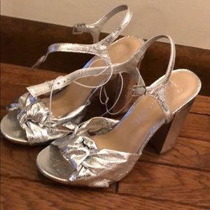 Metallic brand new heels